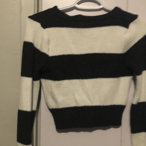 Forever 21 size small black and white stripped crop top button up - Picture 3 of 3
